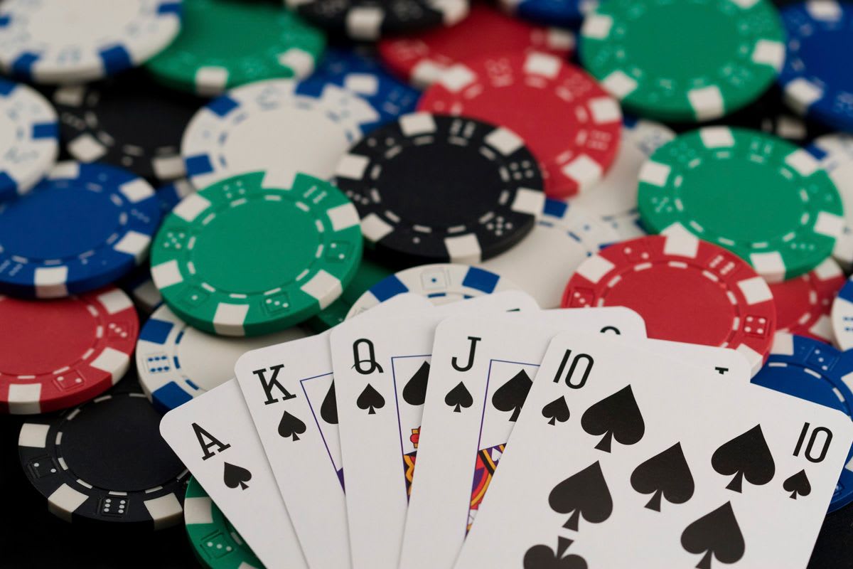 Trải nghiệm sòng casino đỉnh cao với Poker online