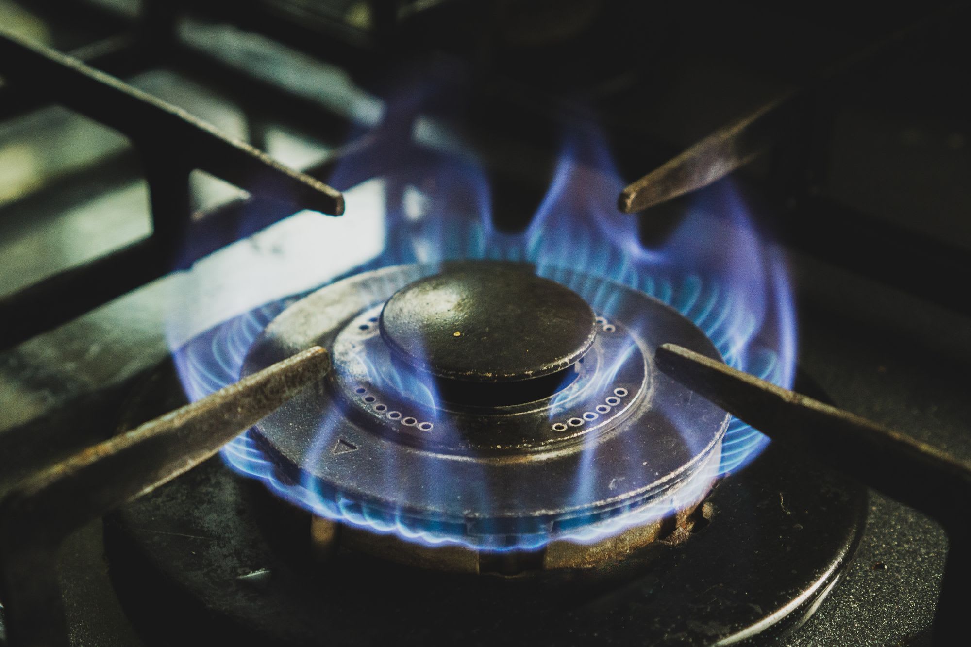 4 Things to Know Before Buying an Induction or Electric Cooktop - Wildgrid Home