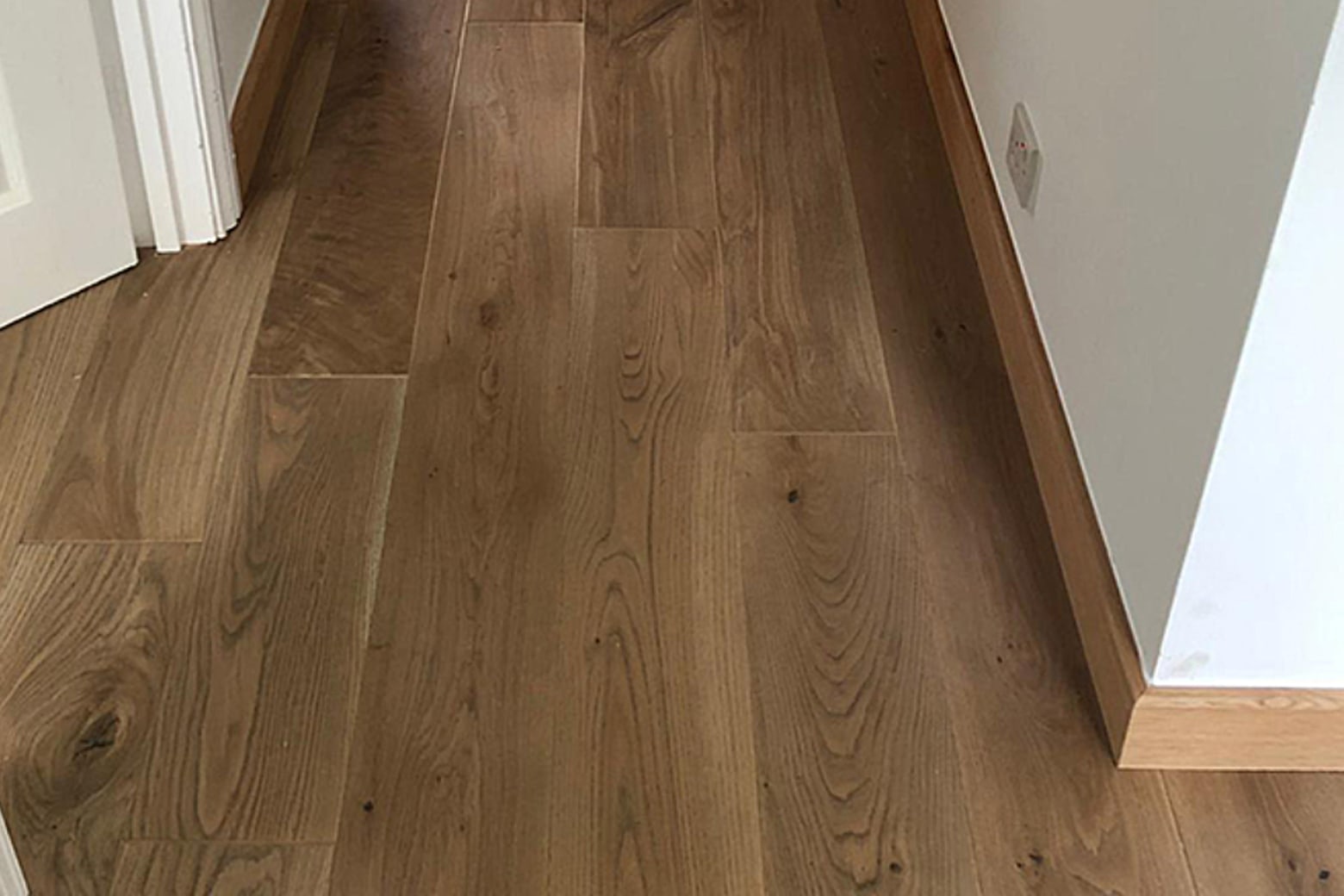 Natural Solid Flooring Oak Country UV Oiled 20mm By 180mm By 4002000mm