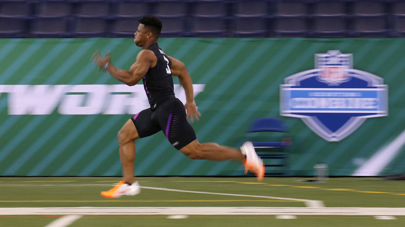 One-Handed Prospect Impresses At NFL Combine One-Handed Prospect Impresses At NFL Combine